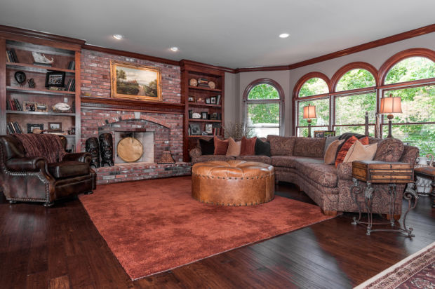 19217 Brookhollow Dr-12.jpg